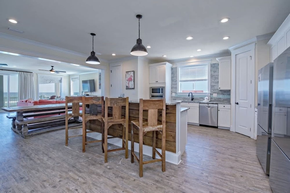 Beachfront 18bed Pool Easybreezy