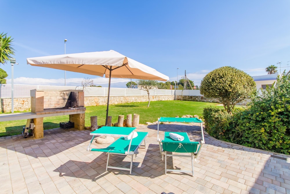 Villa Marzia With Garden and Near the sea photo 4