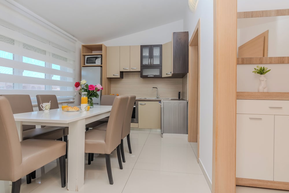 Apartments Mavracic