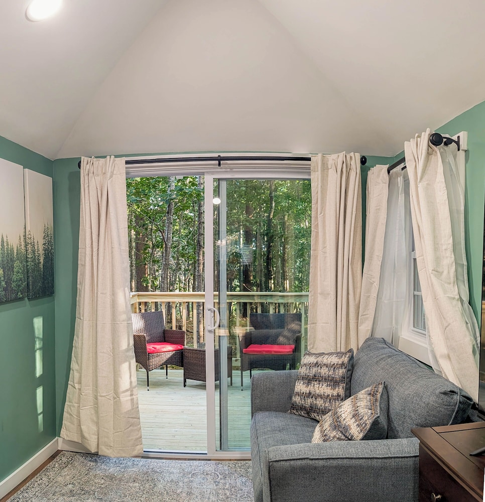 Hinckleys Dreamwood Cottages