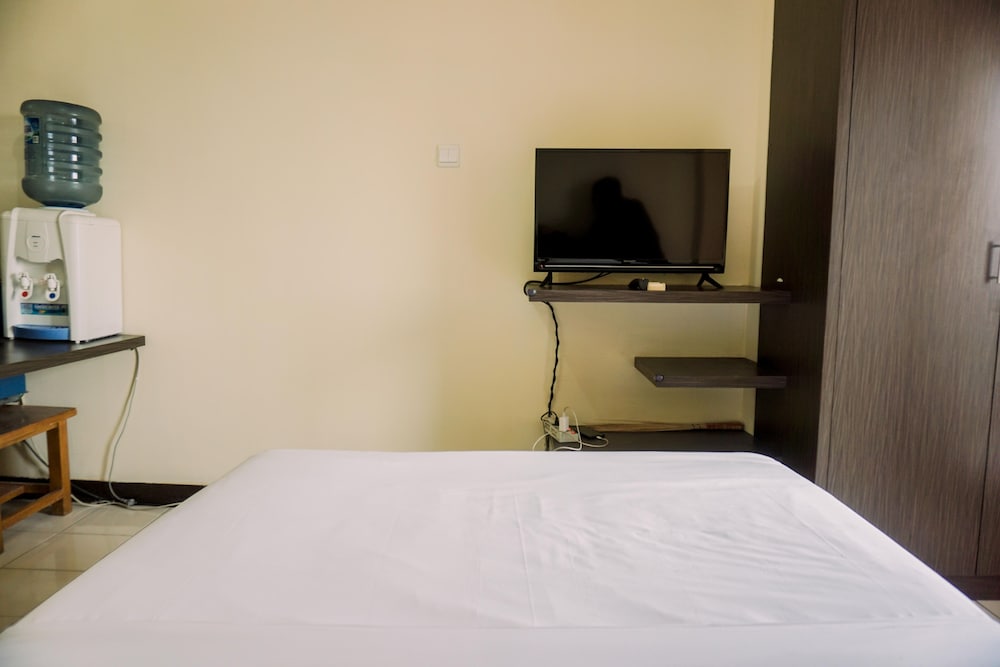 Comfort And Homey Studio At Sunter Park View Apartment view 3