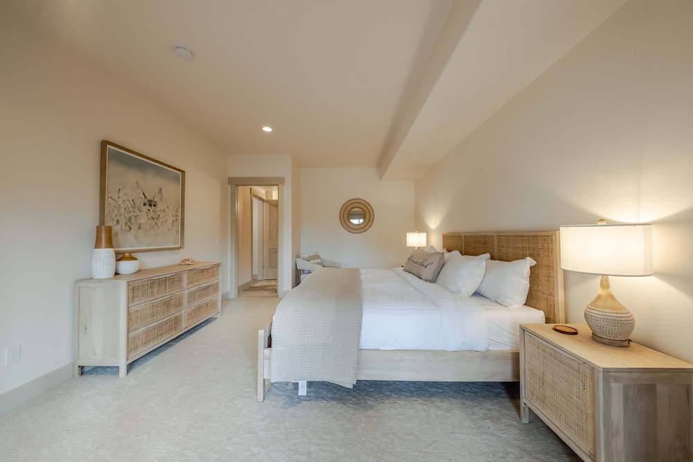 Wilderness Club Haven for 12!