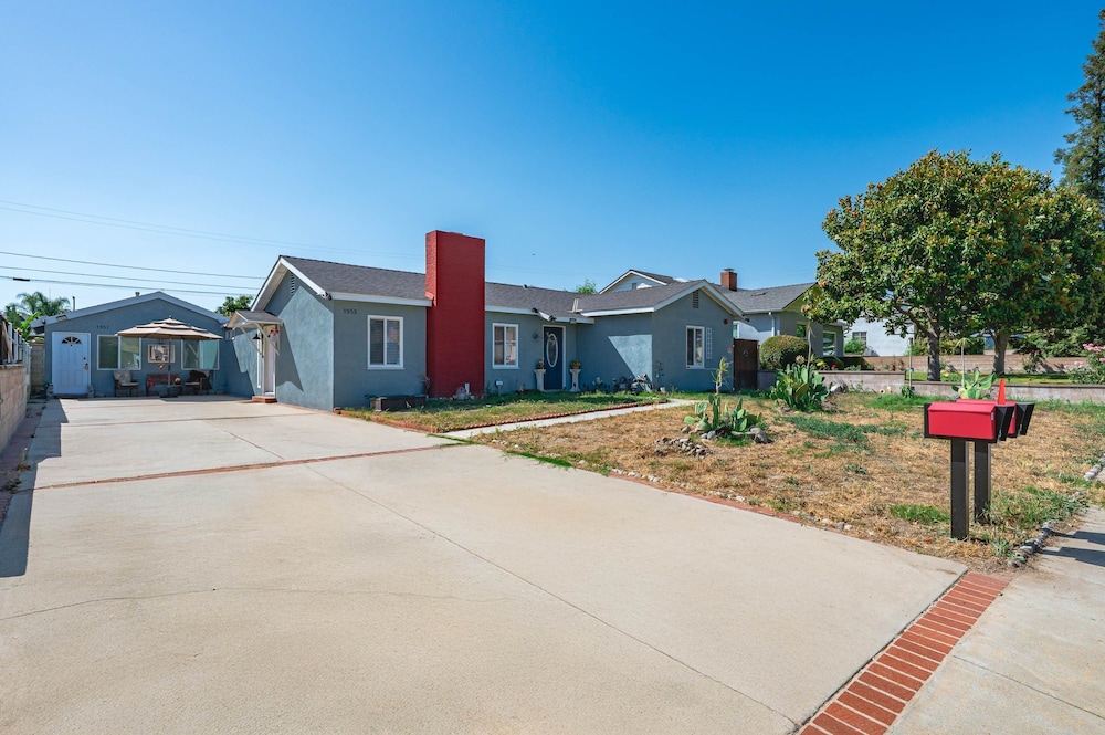 Whimsical Family Stay 10 Min Walk to PV Hospital