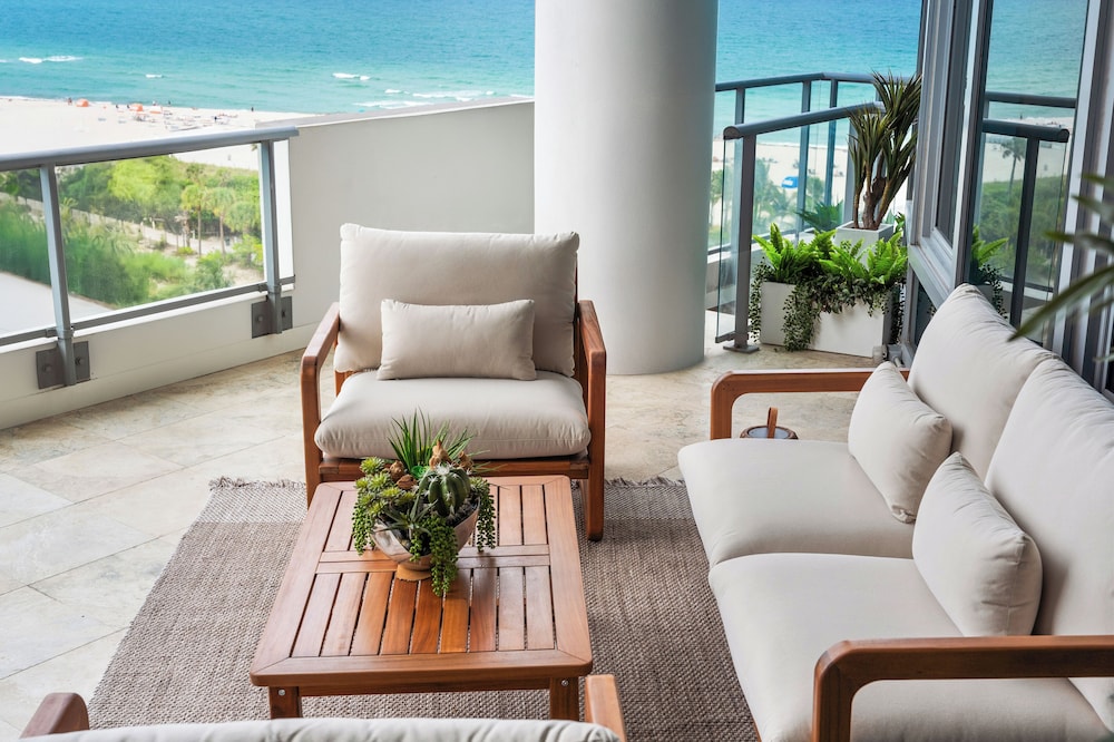 Luxury Vacation Rentals at The Setai by LRMB