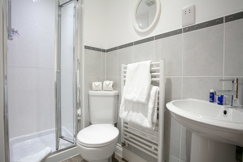 Elms Way - Donnini Apartments