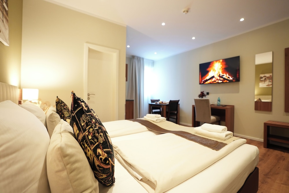 Frankfurt Vacations - Hotel Attache - Property Image 116