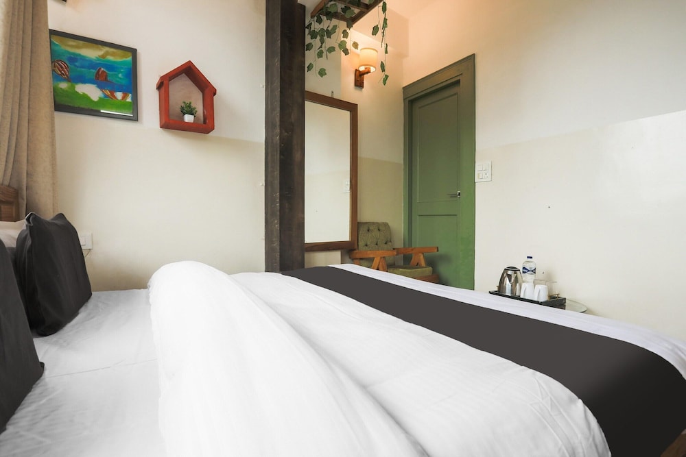 Cozy Stays Near Pacific Mall Rajpur Dehradun