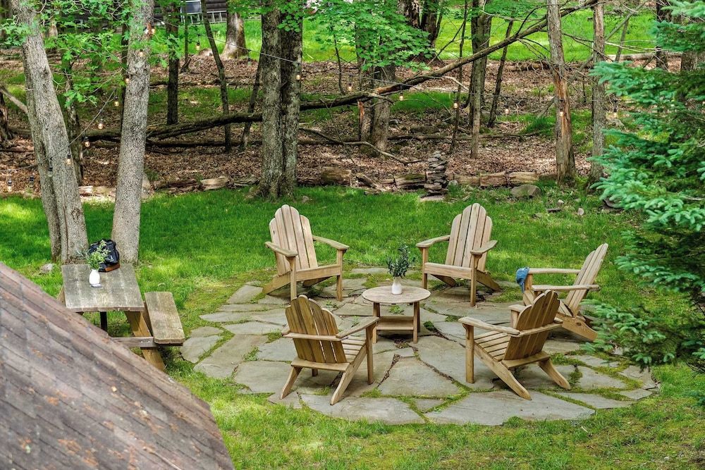 Deer Hollow by Avantstay Big Yard + Lake Access