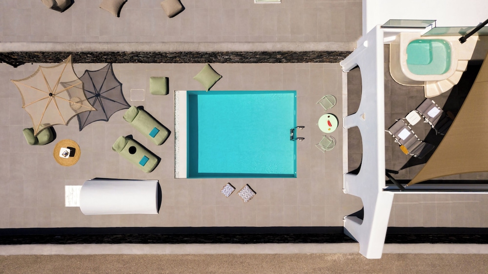 MODERN DOME HOMES OF SANTORINI