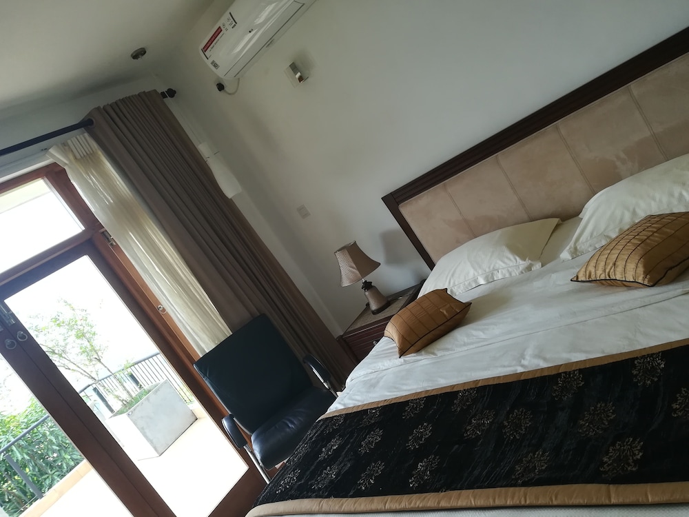 Mandarin Hill Residence