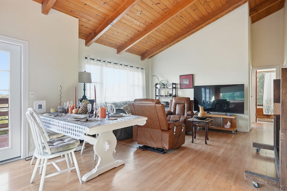 Peaceful Retreat With Panoramic Views 3 Bedroom Home