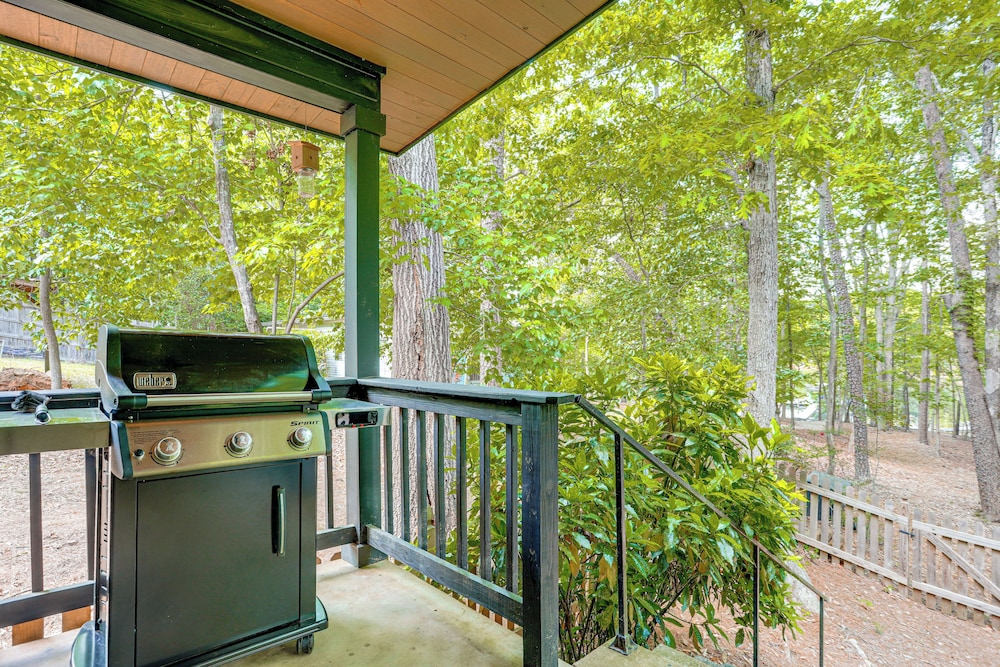Lakefront Home w/ Private Dock in Gainesville!