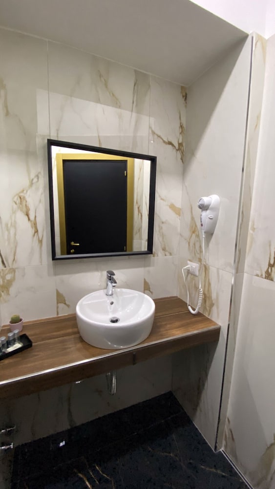 Katarios Suite