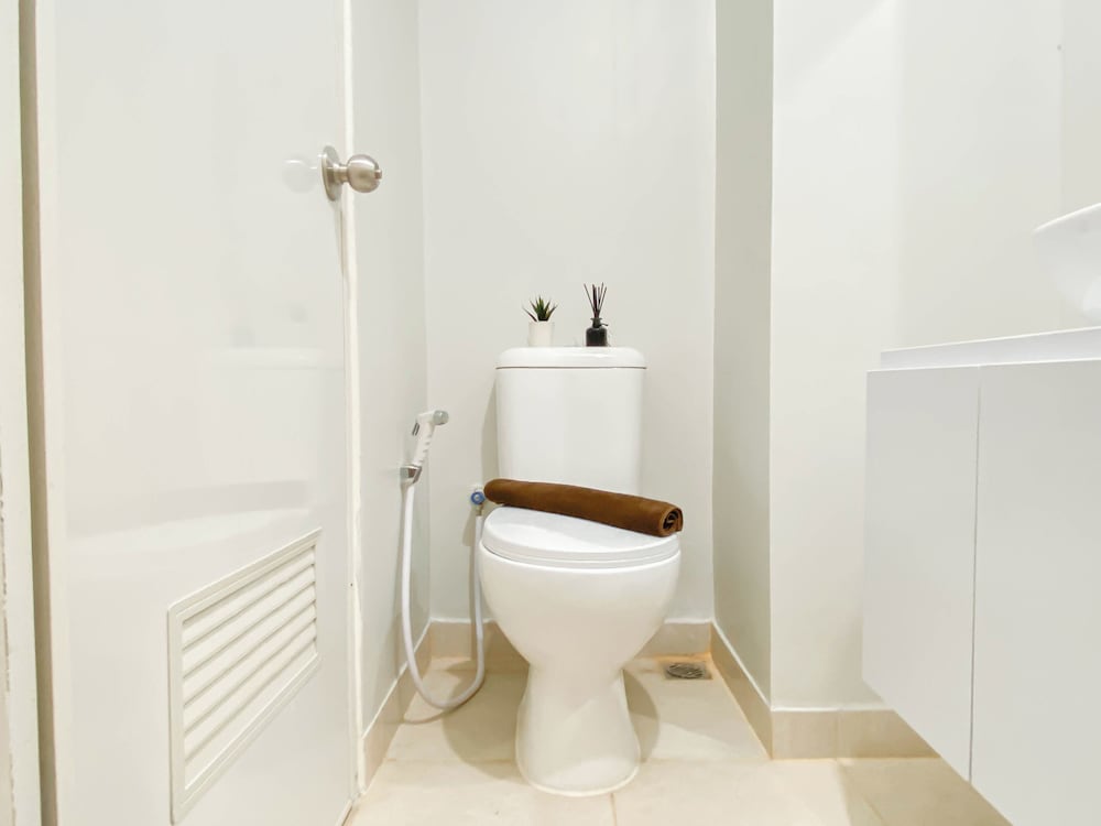 Basic Studio At Newville Lippo Cikarang Apartment