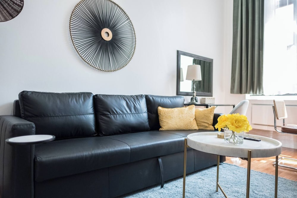 Central Park Studio With Sleeping Loft