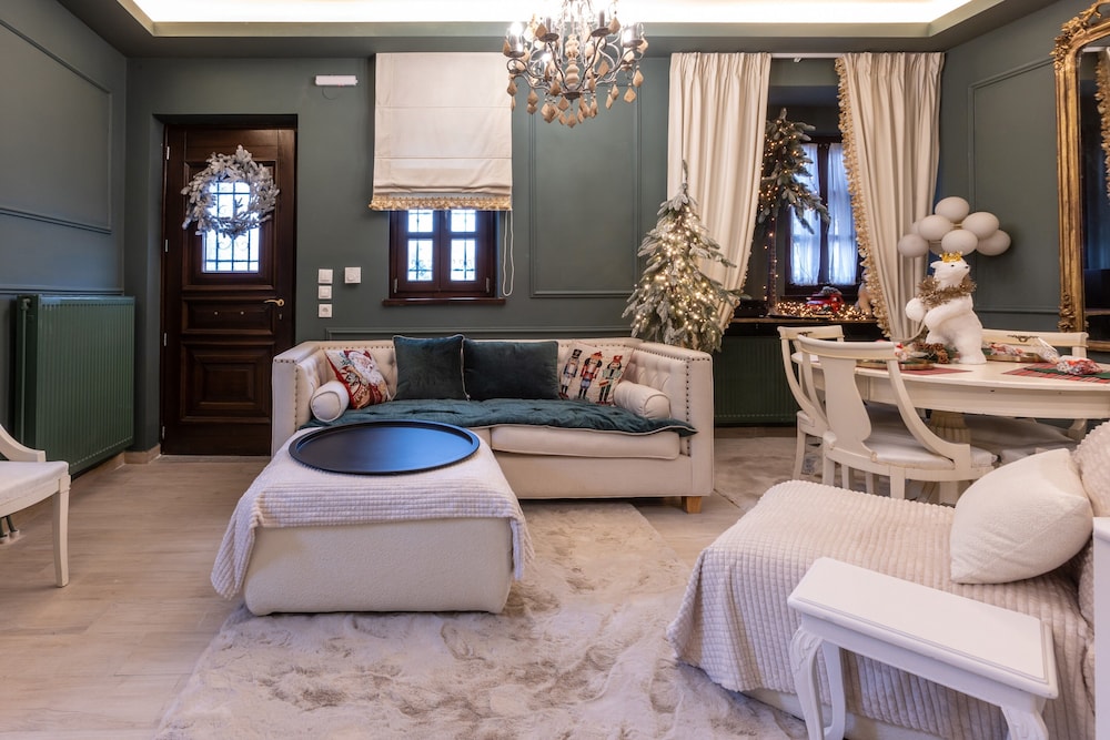 Rock Dandy La Maison De L’Ours | Top Fireplace Retreat