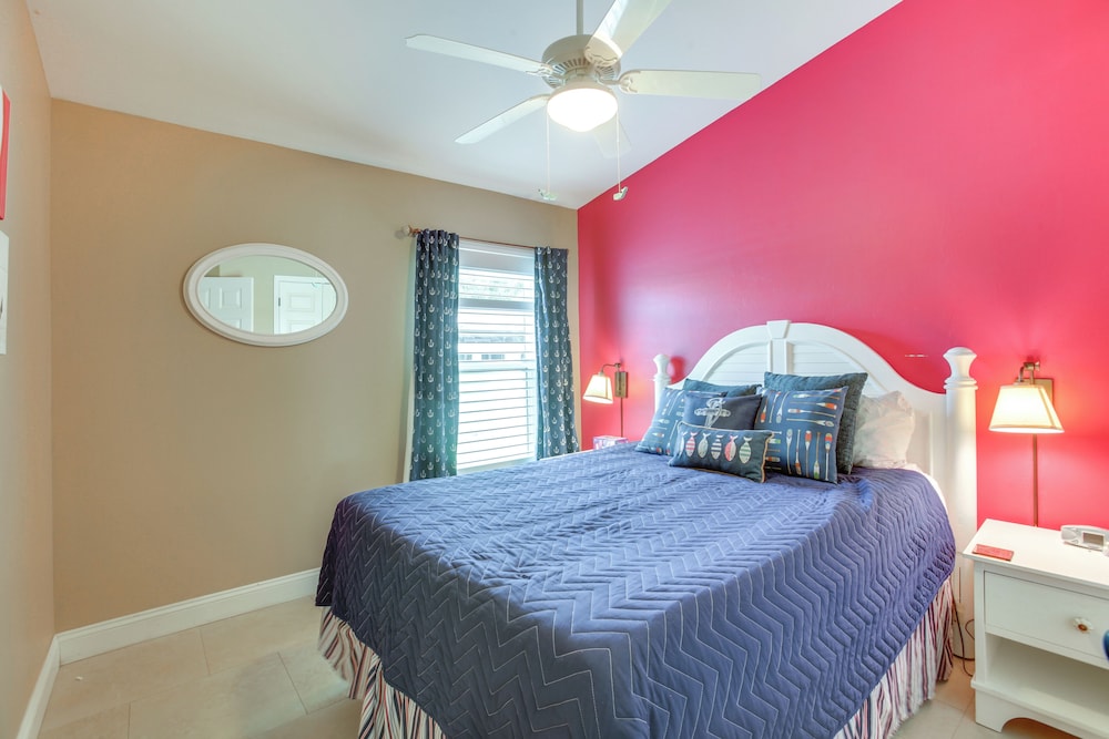 5 Mi to Fort Myers Beach: Home w/ Heated Pool!