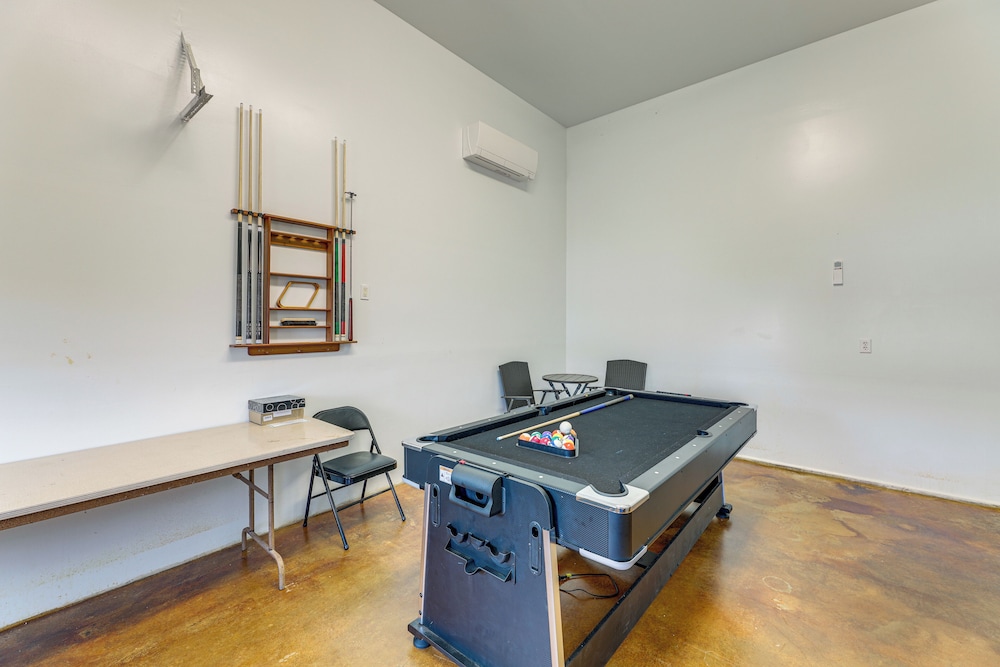 Group Friendly! Rockaway Beach Oasis w/ Game Room