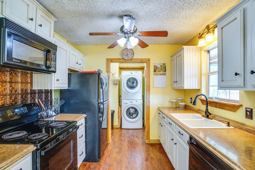 Peace, Space & Starry Nights: Ranch Home in Azle