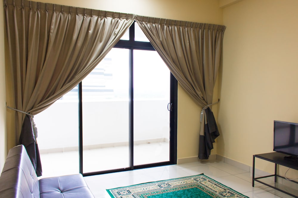 Cozy Condo at The Meridin Medini