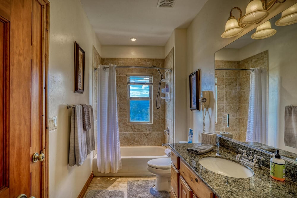 A C No pet fee Pet Friendly two Bedroom Condo view 4
