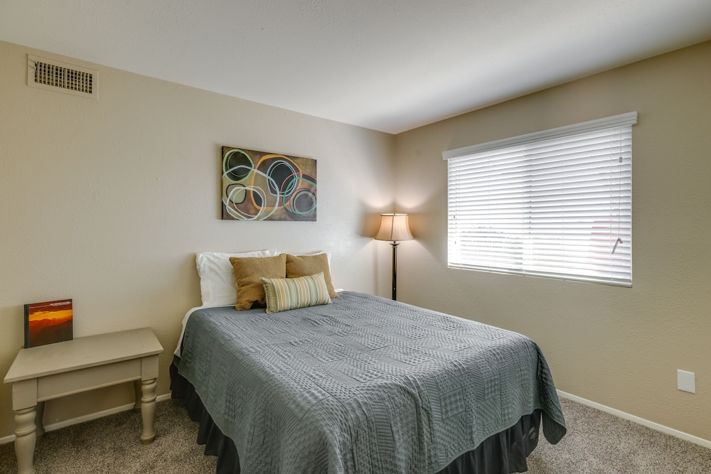 Charming Tempe Home w/ Pool & Putting Green! view 5