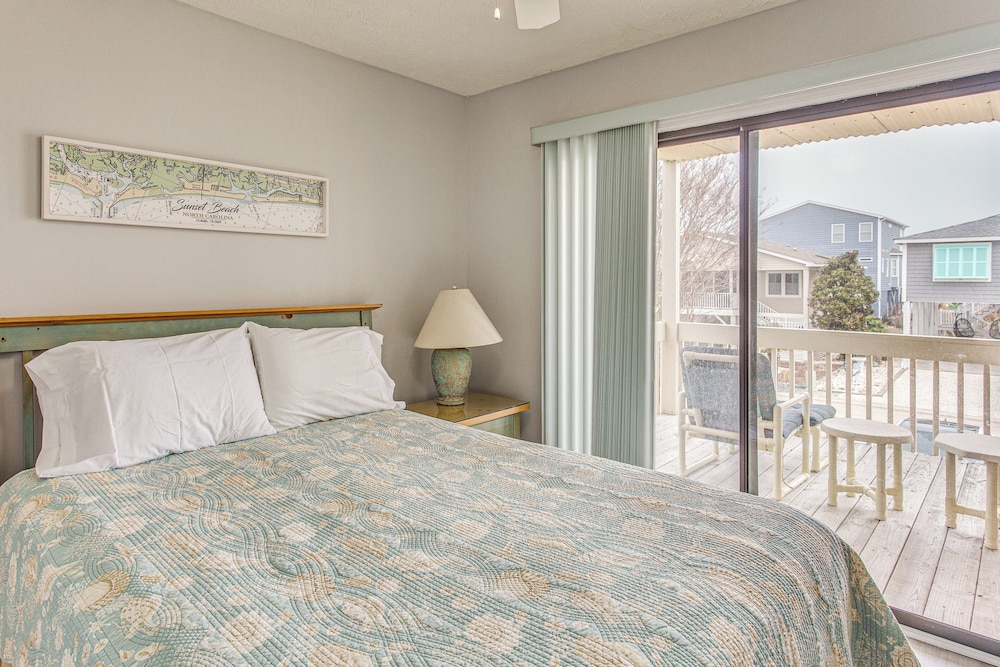 Walk to Ocean: Sunset Beach House w/ 3-level Deck!