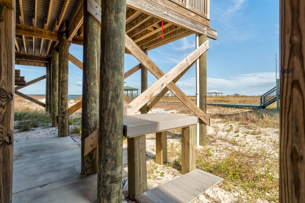 Bay Breeze - 2420 Bienville 4 Bedroom Home