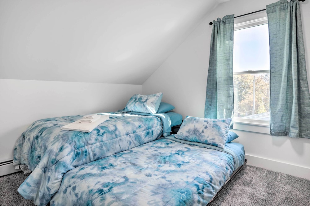 Cozy Historic Wakefield Home Close to Beaches - Property Image 25