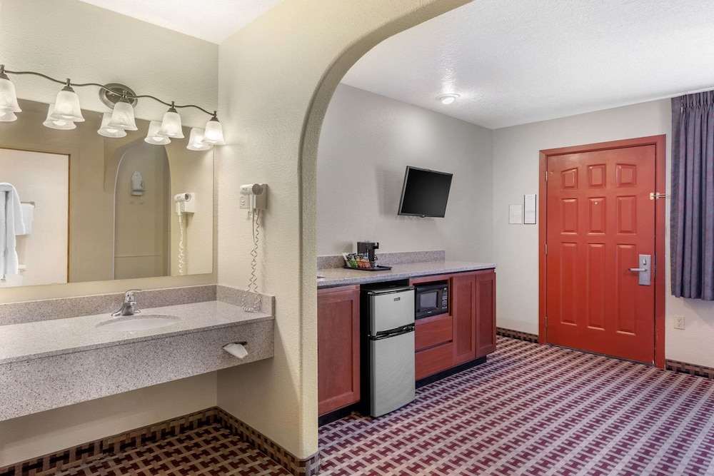 Photo 32