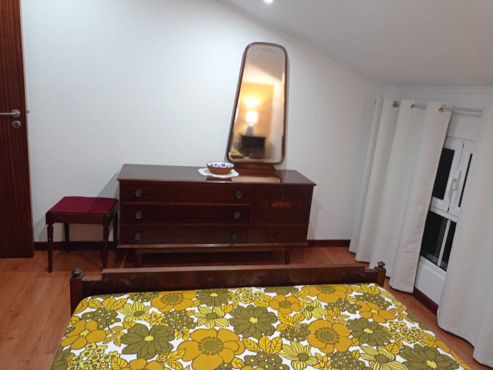 Charming 3-bed Apartment With sea & Mountain View view 3
