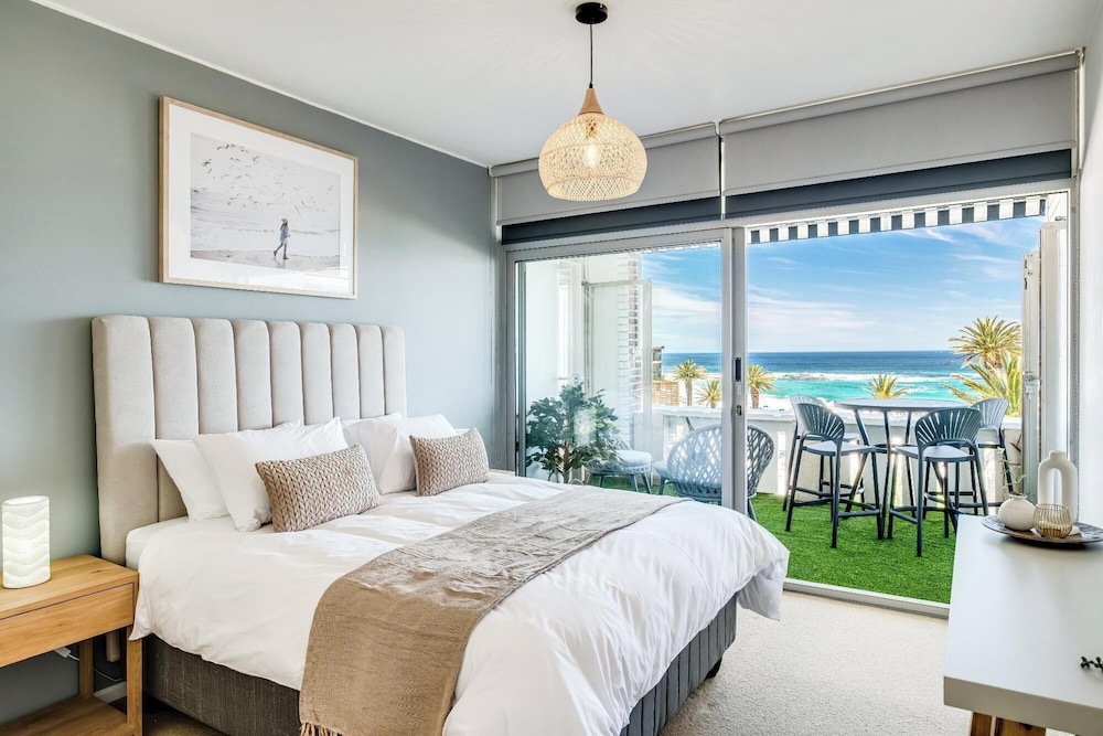 Camps Bay Seaside Beach View Apartment Palm Bay