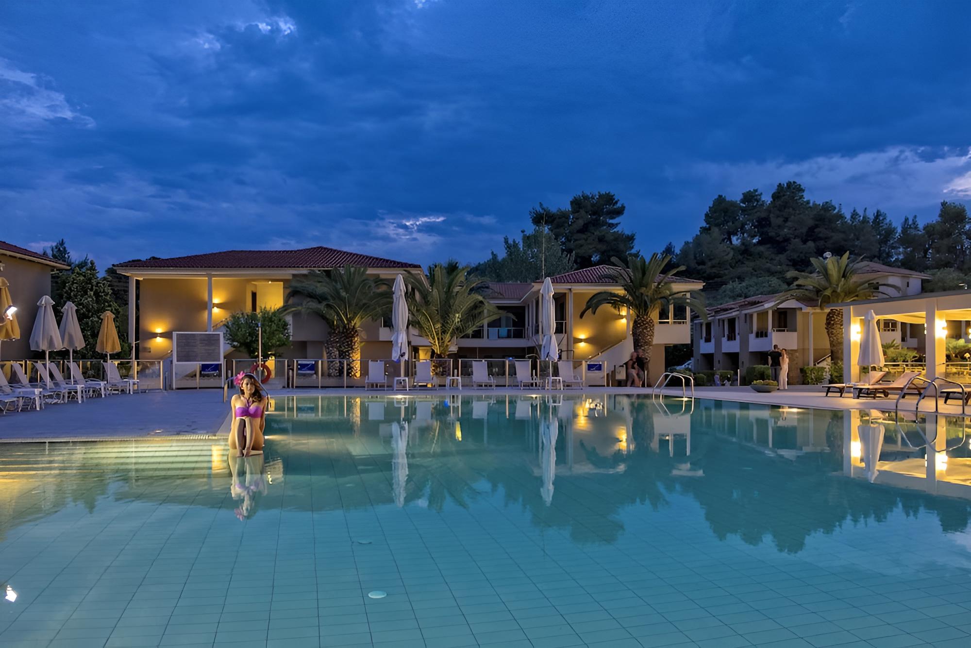 Lagomandra Beach Hotel