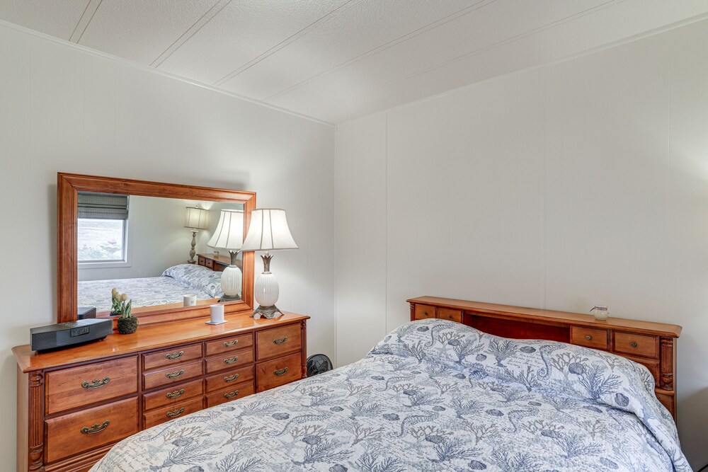 Pet-friendly Higden Getaway < 1 Mi to Marina! view 3