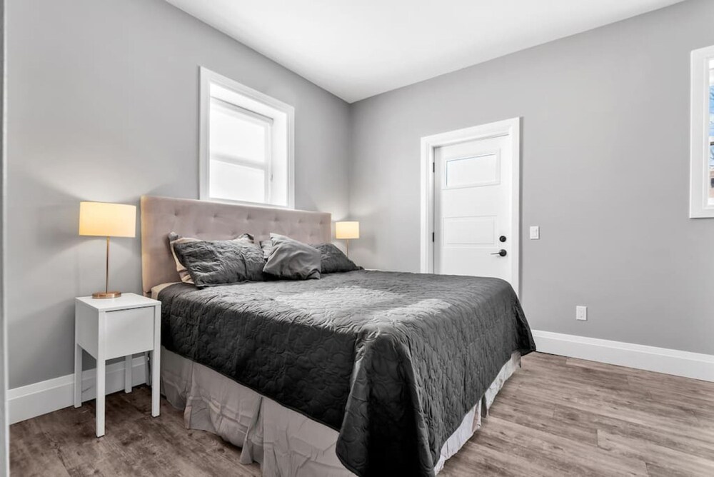 Tranquil 2BR Triplex in the Heart of Shelburne