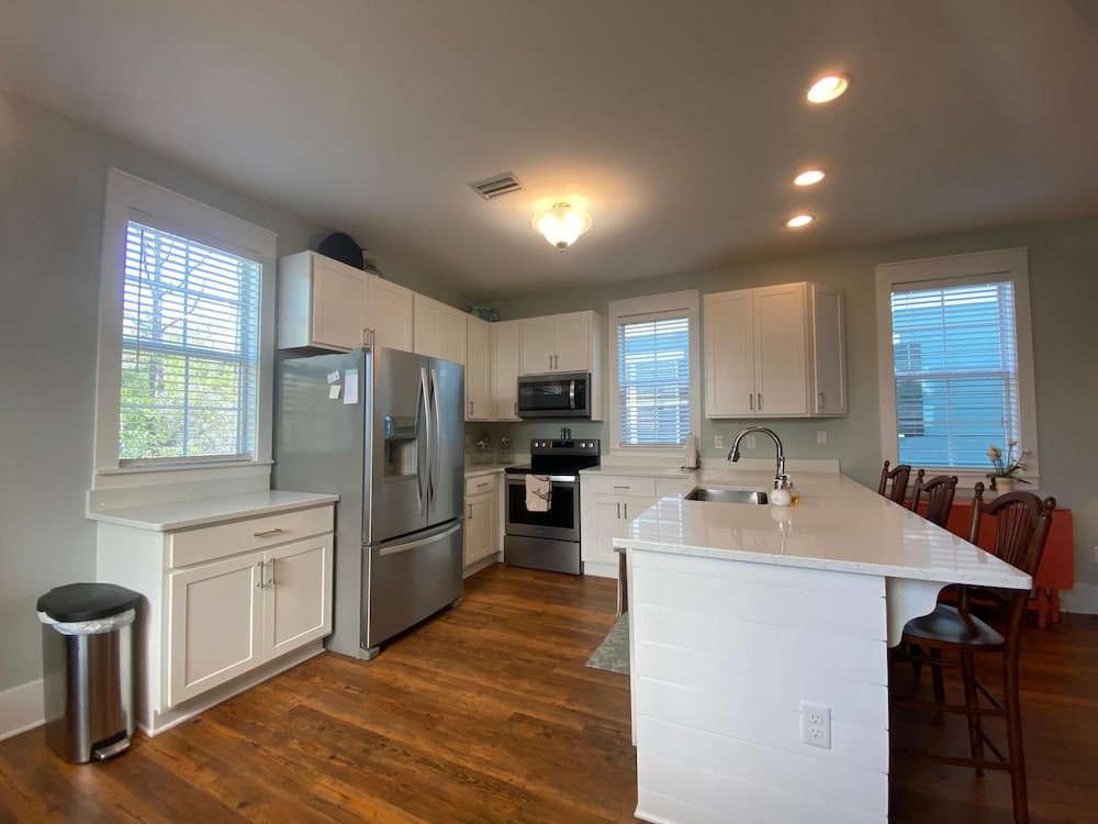 Barefoot Cottage B37 - The B's Knees