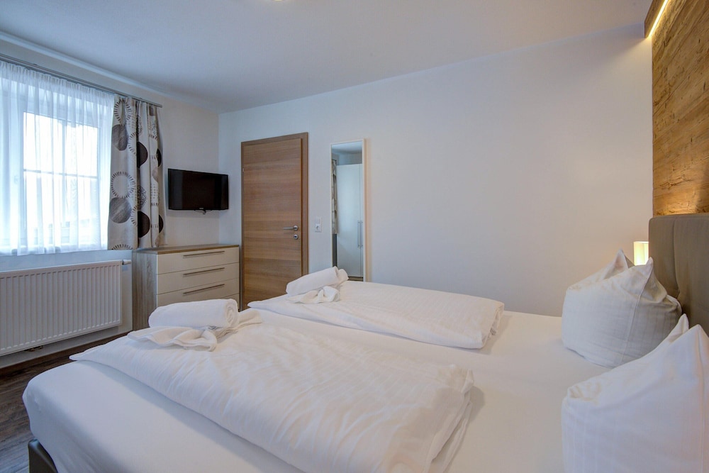 Mountain View Ski Apartment