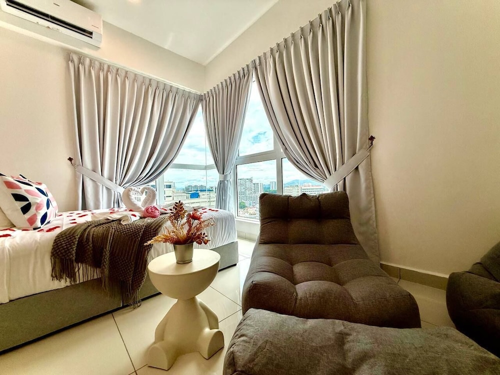 ICC Luxury Suites By Grab A Stay