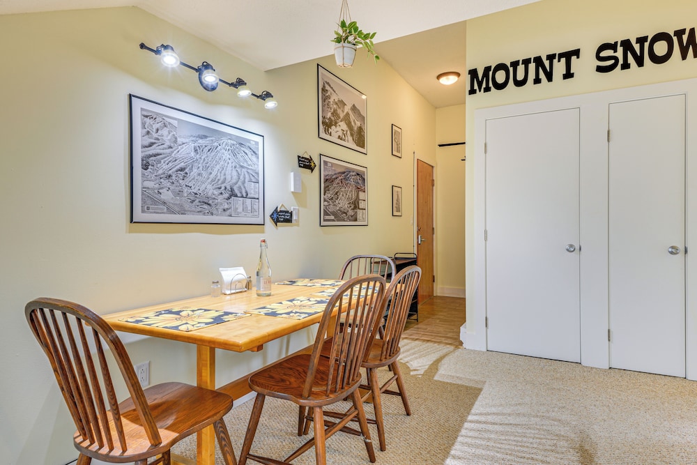 Walk to Mount Snow Resort: Unit w/ Pool & Hot Tubs
