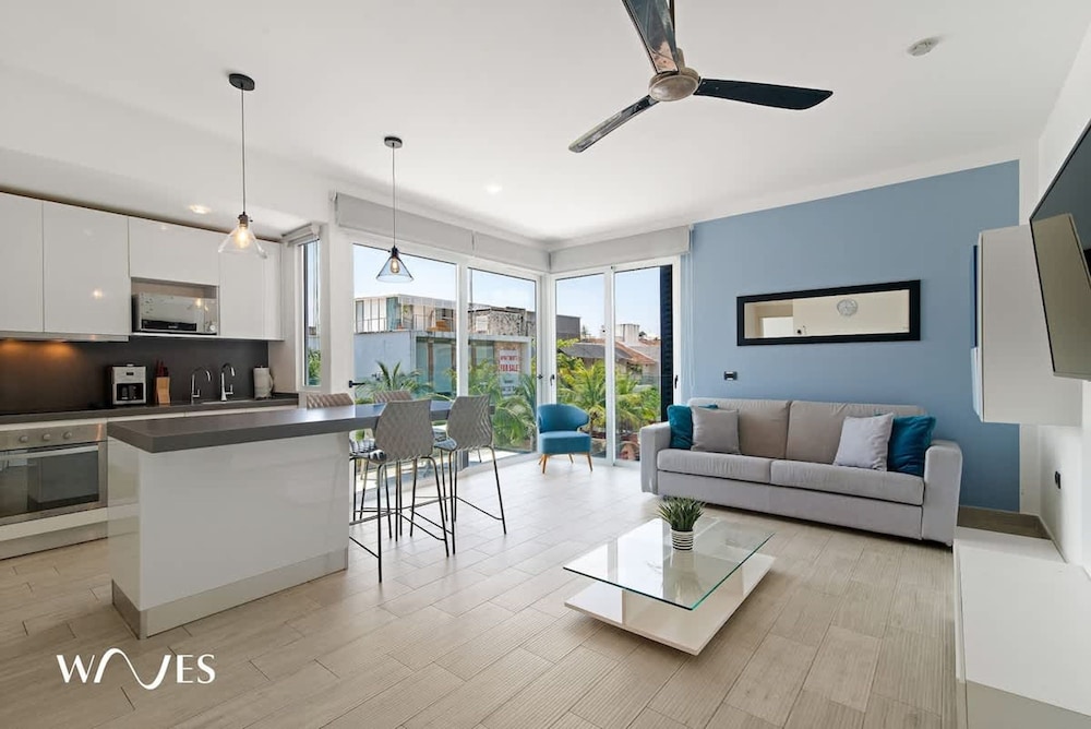 1 Br w 5th Avenue View Steps From the Beach