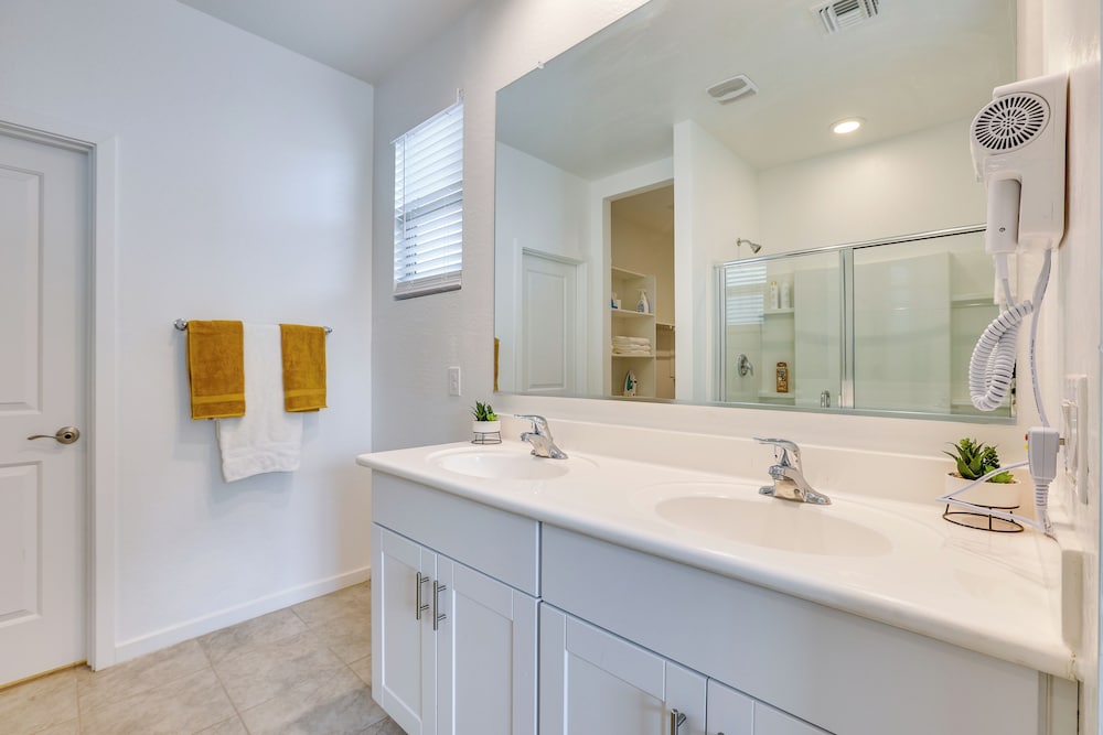 10 Mi to Dtwn Phoenix: Home Near Hiking & Biking!