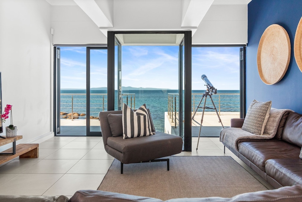 Shelley Point Beach Villa