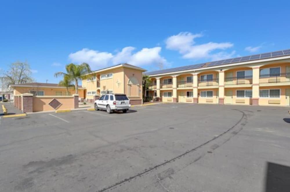 America's Deluxe Inn, photo 6