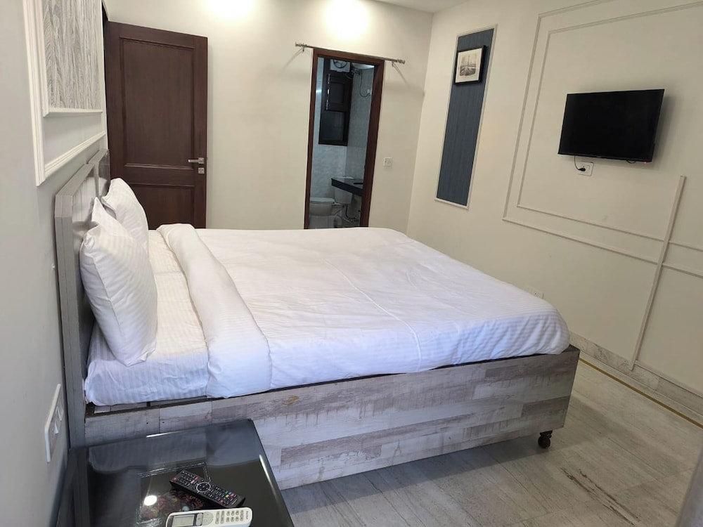 Metrolink Apartment & Suites-Green Park