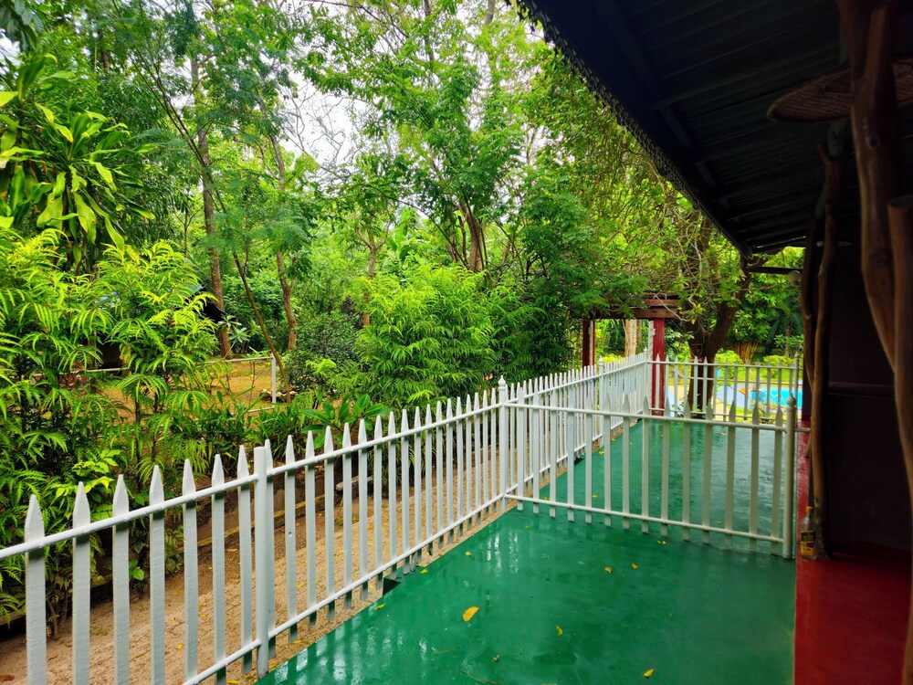 Udawalawe Safari VIllage By Plateeno