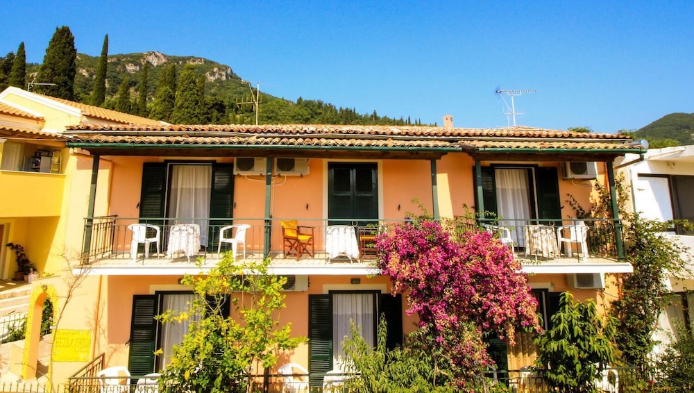 Frida Apartments