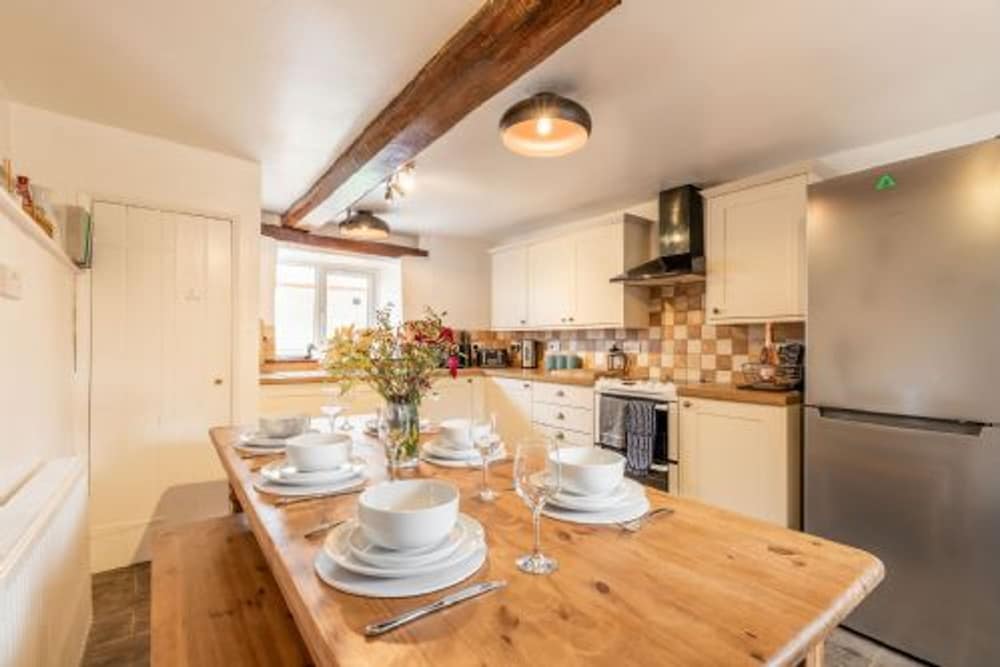 Host Stay Sand Pit Cottage