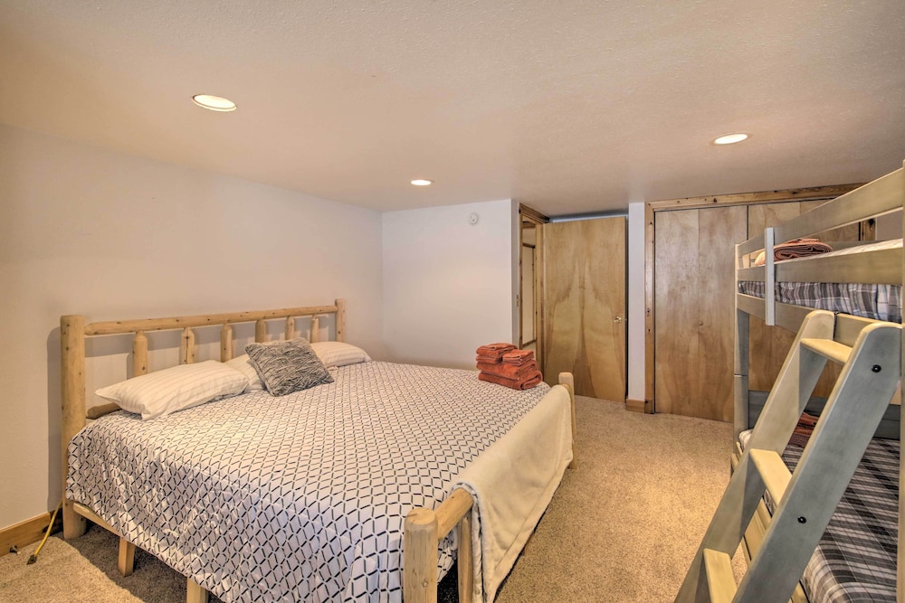A-frame Home w/ Breathtaking Views & Hot Tub! view 4