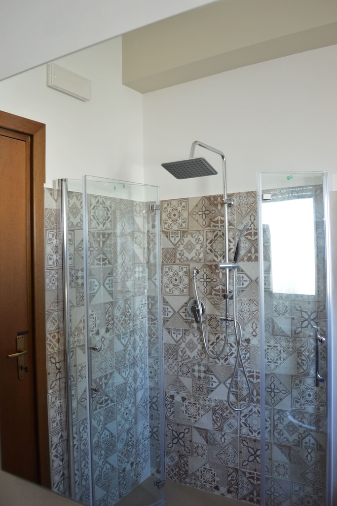 Emerella Guest House Siderno Beach