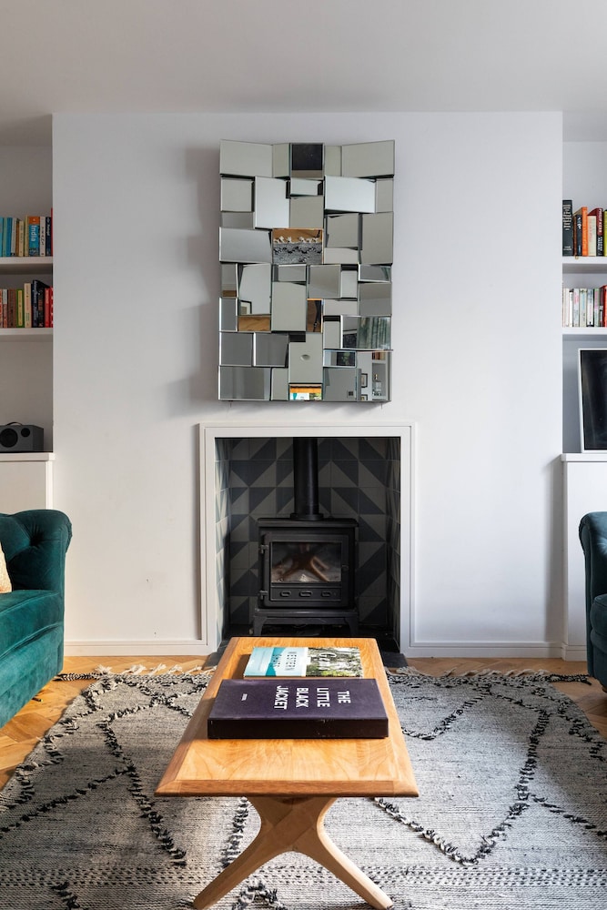 Colville Terrace IV by Onefinestay
